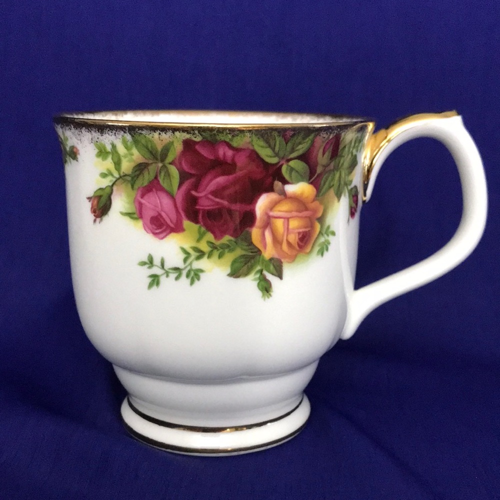 Vintage Royal Albert Old Country Roses Montrose Mug